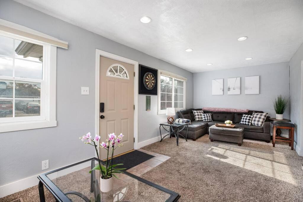 Pet Friendly Millcreek Home Close To Downtown/Mtns ソルトレイクシティ エクステリア 写真