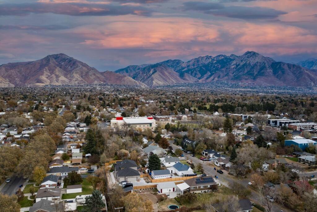 Pet Friendly Millcreek Home Close To Downtown/Mtns ソルトレイクシティ エクステリア 写真