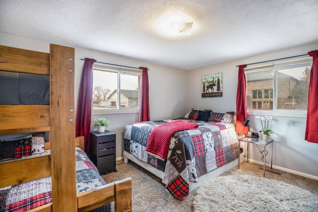 Pet Friendly Millcreek Home Close To Downtown/Mtns ソルトレイクシティ エクステリア 写真