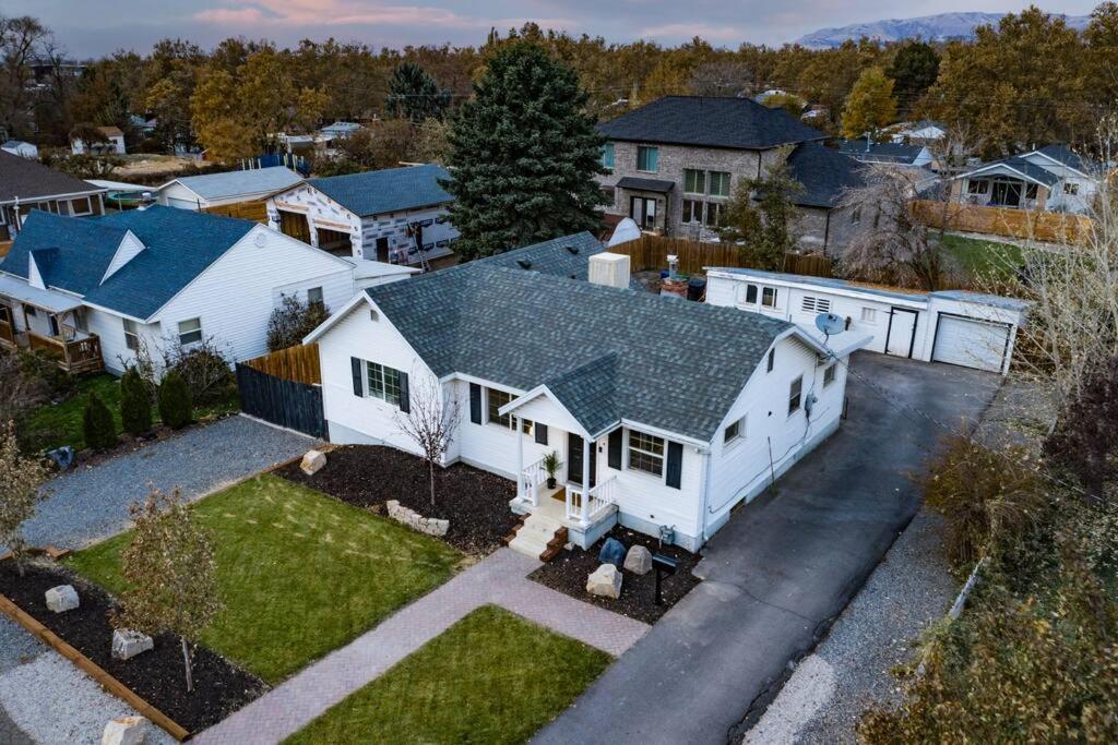 Pet Friendly Millcreek Home Close To Downtown/Mtns ソルトレイクシティ エクステリア 写真