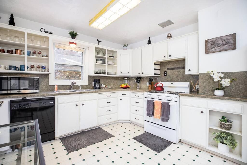 Pet Friendly Millcreek Home Close To Downtown/Mtns ソルトレイクシティ エクステリア 写真