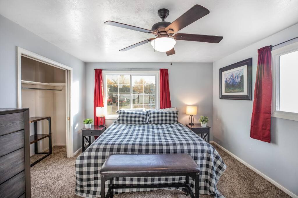 Pet Friendly Millcreek Home Close To Downtown/Mtns ソルトレイクシティ エクステリア 写真