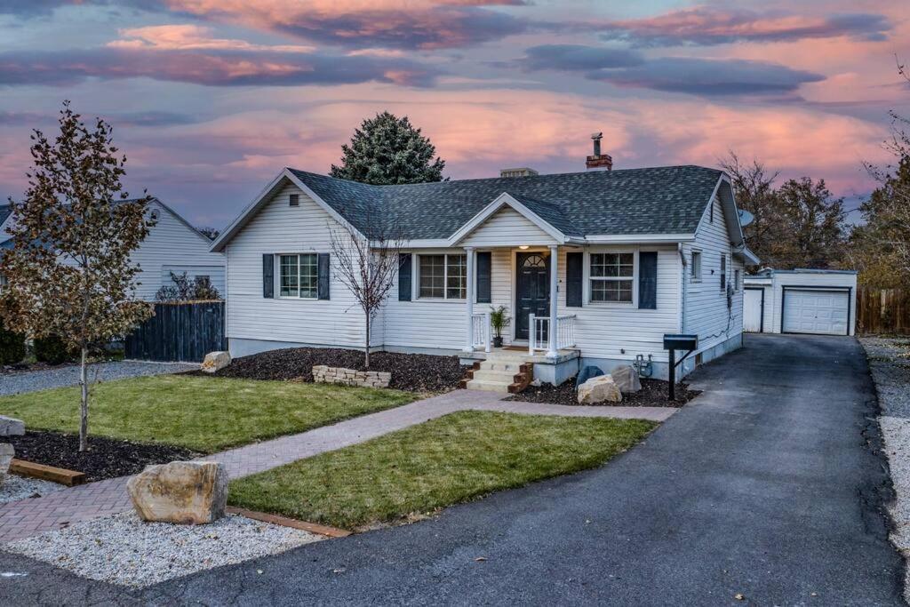 Pet Friendly Millcreek Home Close To Downtown/Mtns ソルトレイクシティ エクステリア 写真