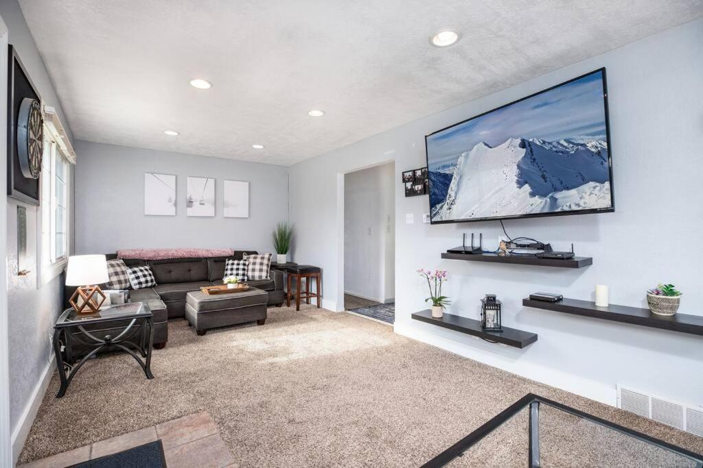 Pet Friendly Millcreek Home Close To Downtown/Mtns ソルトレイクシティ エクステリア 写真